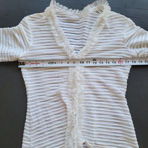Ruffled Ribbed Sheer Zippered White Blouse - Picture 9 of 15